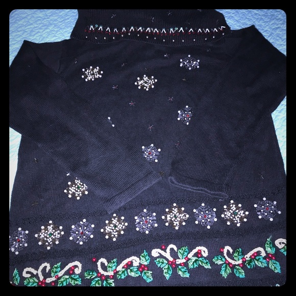 Holiday sweater - Picture 1 of 3